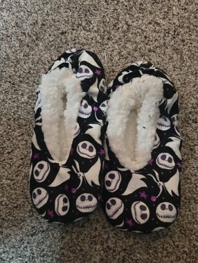 Skull Print Fuzzy Lined Slippers - Black & White with Purple Accents